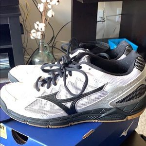 Volleyball or athletic shoes